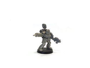 Сержант Кривавих Янголів із силовим кулаком та болтером, мініатюра Warhammer 40k (Games Workshop), зібрана металева нефарбована
