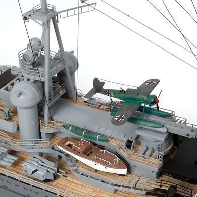 1/200&nbsp;Prinz Eugen німецький важкий крейсер (OcCre 16000), збірна дерев'яна модель