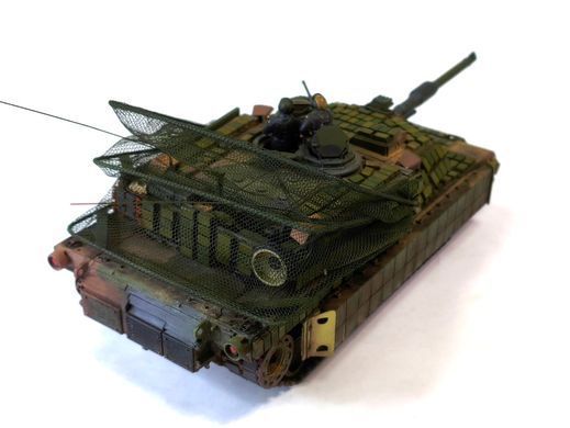 1/35 Танк M1A2 Abrams із ДЗ "Контакт" Збройних Сил України з фігурами, готова модель