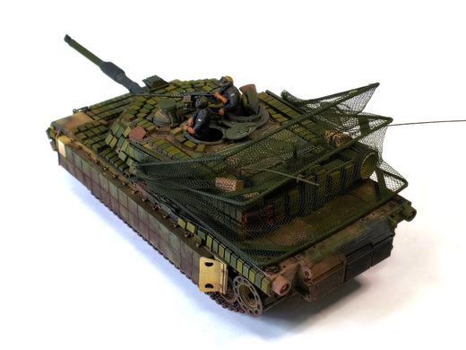 1/35 Танк M1A2 Abrams із ДЗ "Контакт" Збройних Сил України з фігурами, готова модель