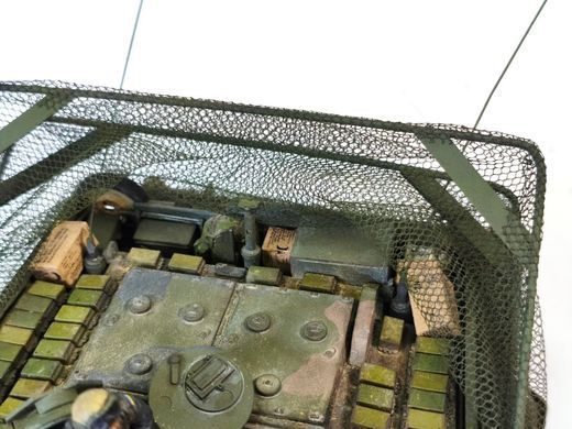 1/35 Танк M1A2 Abrams із ДЗ "Контакт" Збройних Сил України з фігурами, готова модель