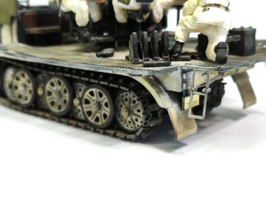 1/35 Зенітна самохідна установка із Flak-38 на базі Sd.Kfz.7 з фігурами розрахунку, готова модель авторської роботи