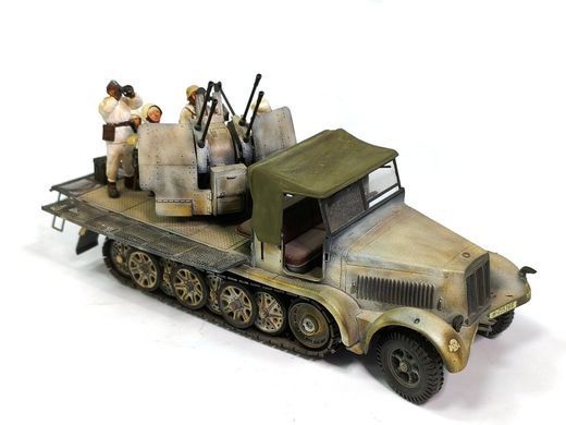 1/35 Зенітна самохідна установка із Flak-38 на базі Sd.Kfz.7 з фігурами розрахунку, готова модель авторської роботи