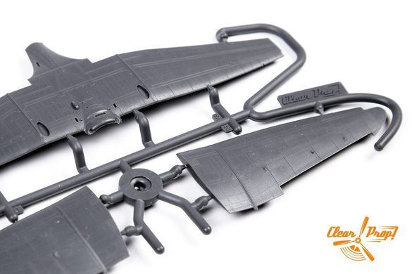 1/72 Истребитель A5M2b Claude ранней версии, серия Starter Kit (Clear Prop Models CP72006), сборная модель