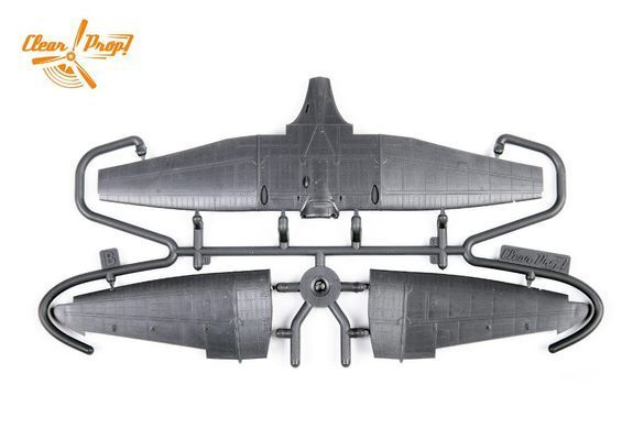1/72 Истребитель A5M2b Claude ранней версии, серия Starter Kit (Clear Prop Models CP72006), сборная модель