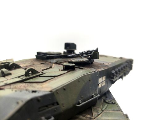 1/35 Украинский танк Leopard 2A5, готовая модель авторской работы