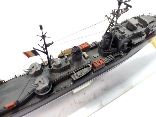1/400 Французский эсминец "Surcouf", готовая модель авторской работы