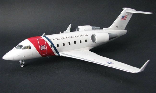 1/72 Canadair Challenger C-143A/CL-604 пассажирский самолет (Big Planes Kits 7210) сборная модель