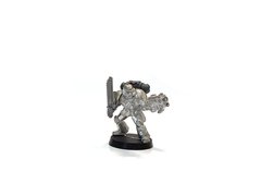 Ветеран космодесанта с болтером и цепным мечем, миниатюра Warhammer 40k (Games Workshop), собранная металлическая неокрашенная