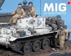 1/72 Британский танковый экипаж в зимней форме, 3 фигуры, сборные смоляные (MIG Productions MP72-093)