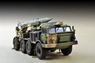 1/72 Пускова установка 9П113 з ракетою 9М21 тактичного ракетного комплексу 9К52 Луна-М (Trumpeter 07179), збірна модель