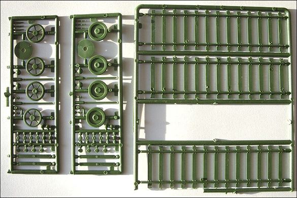 1/72 Мотоброневагон МБВ-2 із 76,2-мм танковими гарматами Л-11 (UM Military Technics UMMT 675), збірна модель