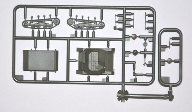 1/72 TKS с пулеметным вооружением + журнал (First To Fight 015) сборка без клея