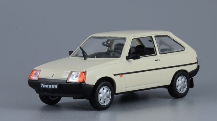 1/43 Автомобиль ЗАЗ-1102 Таврия, серия "Автолегенды СССР" №60 + журнал (DeAgostini)