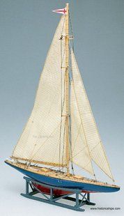 MiniMamoli Гоночная яхта "Эндевор II" (Endeavour II) 1:193 мини (MM14)