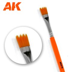 Плаский пензлик для везерінгу, синтетика (AK Interactive AK576 Saw Shape Weathering Brush)