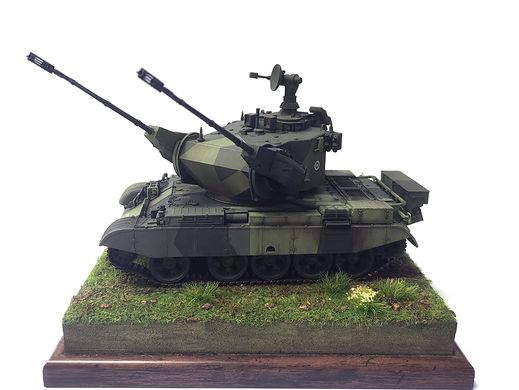 1/35 Финская ЗСУ ItPsv 90 Marksman SPAAG на подставке, готовая модель авторской работы