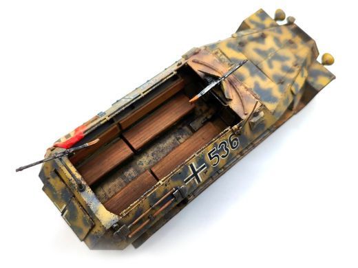1/35 Sd.Kfz.251 Ausf.B Hanomag німецький бронетранспортер, готова модель авторської роботи