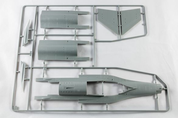 1/48 F-16D Block 30/40/50 многоцелевой истребитель (Kinetic K48105), сборная модель