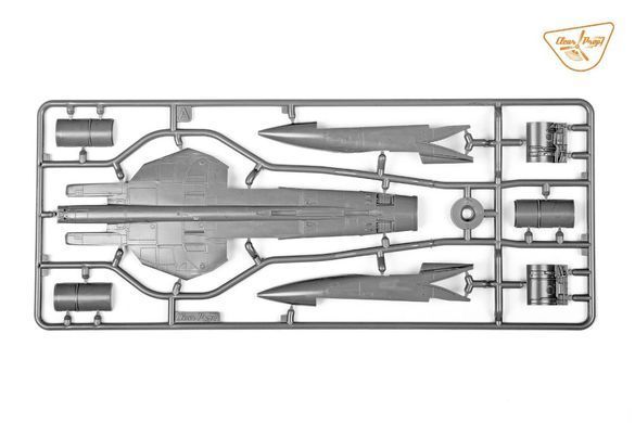 1/72 Истребитель МіГ-23МЛД Военно-воздушных Сил Украины, серия Expert Kit (Clear Prop CP72042), сборная модель