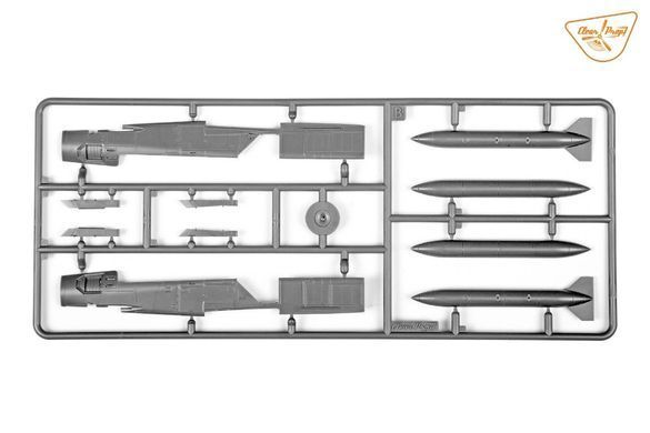 1/72 Истребитель МіГ-23МЛД Военно-воздушных Сил Украины, серия Expert Kit (Clear Prop CP72042), сборная модель