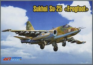 1/72 Сухой Су-25 радянський штурмовик (ART model 7215) збірна модель