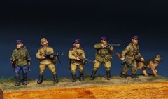 28 мм Оперативная группа НКВД (1944-1947 год), 5 фигур + собака (Trizub Miniature setnkvd)