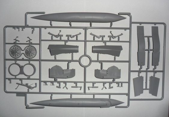 1/48 МіГ-25РБ розвідувальний літак (ICM 48902), збірна модель