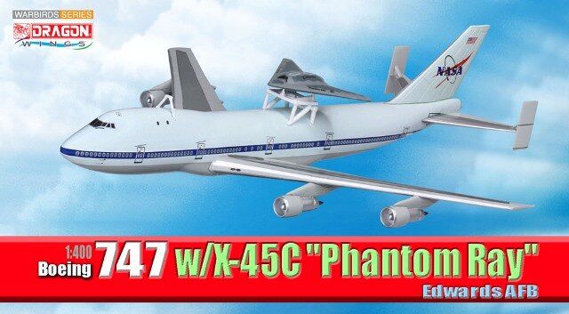 1:400 Boeing 747 w/X-45C "Phantom Ray", Edwards AFB, собранная модель