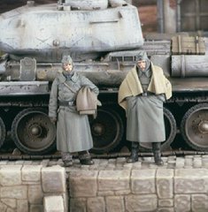 1:35 Stalingrad Series Set II : German P.O.W.’s (2 Figures)