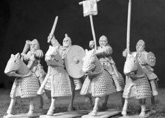 Gripping Beast Miniatures - Armoured Command (4) - GRB-LRC14