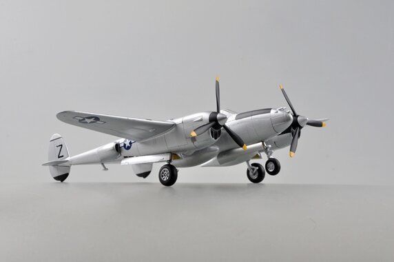 1/72 Lockheed P-38 Lightning американский истребитель, готовая модель (EasyModel 36432)
