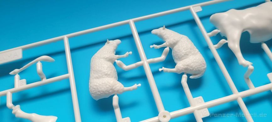 1/35 Набір свійських тварин, збірні пластикові (Tamiya 35385 Livestock Set)