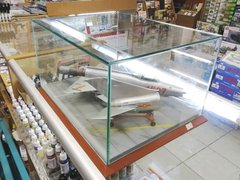 Бокс для моделей авиации (витрина, дисплей) прозрачный c бетонкой 360*285*190 мм