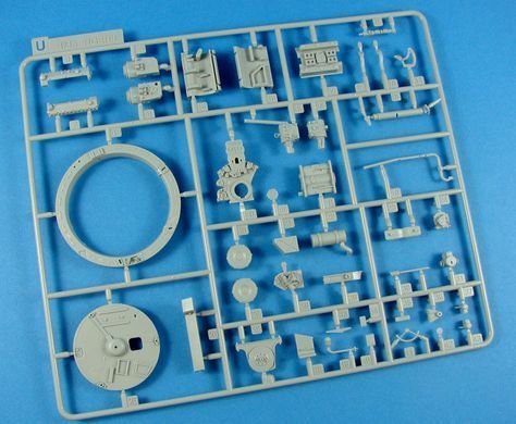 1/35 Танк Pz.Kpfw.VI Ausf.E Tiger I Middle Production, модель с полным интерьером (Rye Field Model RM5010), сборная модель