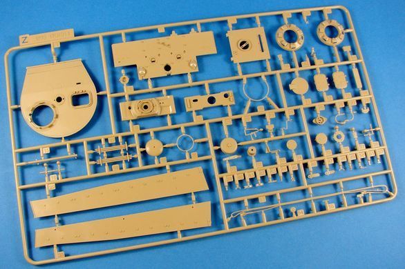 1/35 Танк Pz.Kpfw.VI Ausf.E Tiger I Middle Production, модель с полным интерьером (Rye Field Model RM5010), сборная модель