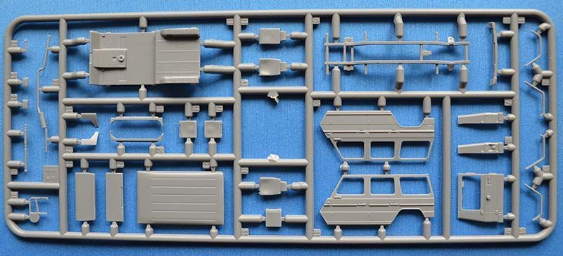 1/72 Автомобіль LKW 0,5t gl typ460 Mercedes-Benz G-class (ACE 72470), збірна модель