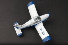 1/72 Zlin Z-42 учебно-тренировочный самолет, готовая модель (EasyModel 36435)