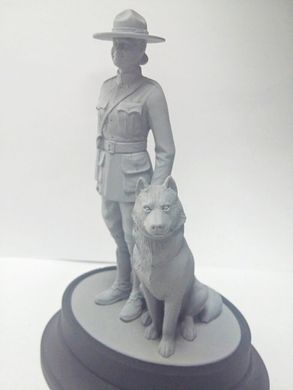 120мм Офіцер Королівської Канадської Кінної Поліції із собакою (ICM 16008), збірна фігура, пластикова
