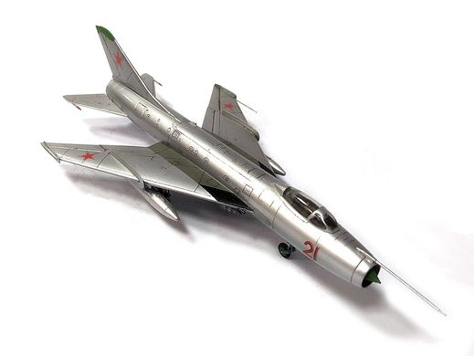 1/72 Сухой Су-7 советский истребитель-бомбардировщик, готовая модель авторской работы