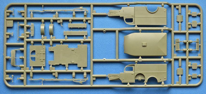 1/72 Dodge WC-18 Ambulance військовий санітарний автомобіль (ACE 72596), збірна модель