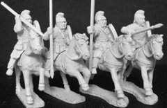 Gripping Beast Miniatures - Armoured, crested helms (4) - GRB-LRC4
