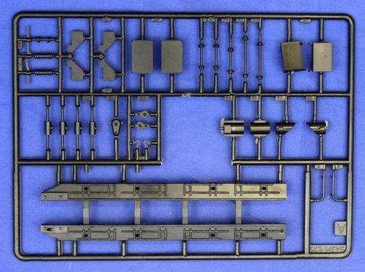 1/72 Автомобіль МАЗ-7910 трубовоз (PST 72080), збірна модель