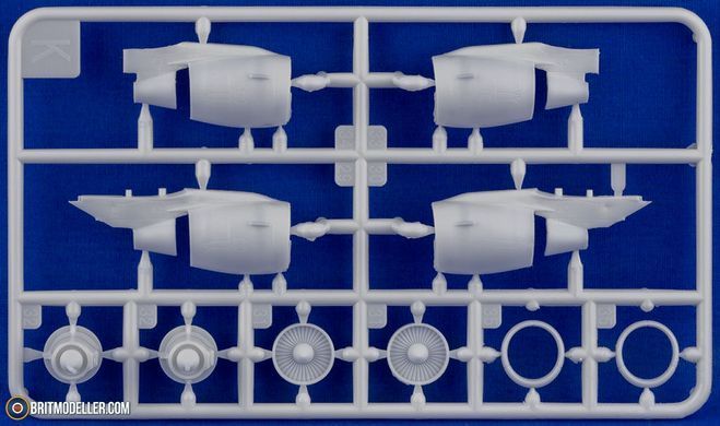 1/144 Пасажирський літак Airbus&nbsp;A321-200 "Condor", серія Model Set з фарбами і клеєм (Revell 63788), збірна модель