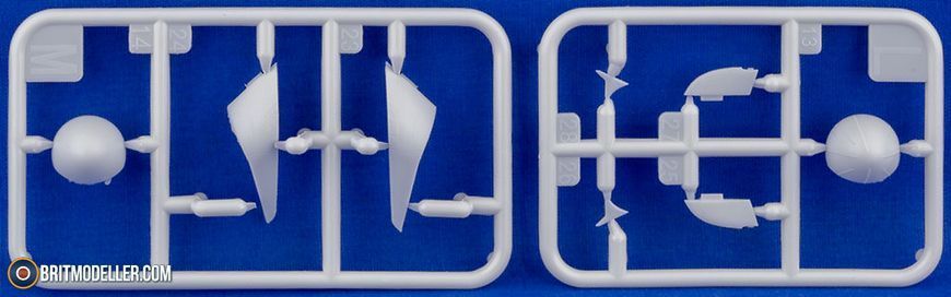 1/144 Пасажирський літак Airbus&nbsp;A321-200 "Condor", серія Model Set з фарбами і клеєм (Revell 63788), збірна модель