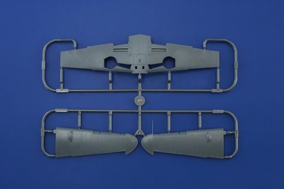 1/48 Истребитель Bf-109G-6 ранних версий, серия ProfiPACK с дополнениями ResKit (Eduard 82113), сборная модель