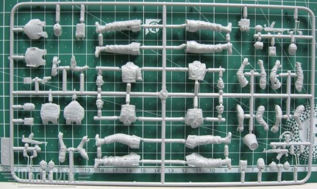 1/35 Антитеррористические войска в Таджикистане 1999-2001 года (8 фигур) без коробки (ICM 35005)