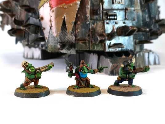 Ork Stompa с фигурками гретчинов - готовая окрашенная миниатюра