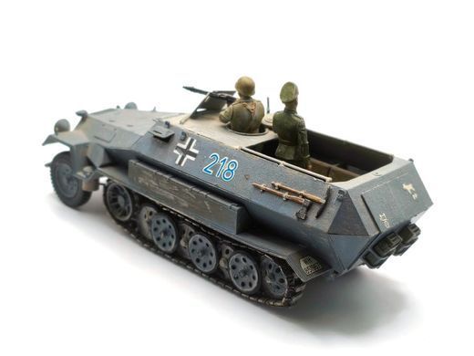 1/35 Sd.Kfz.251 Hanomag німецький бронетранспортер з фігурами, готова модель авторської роботи