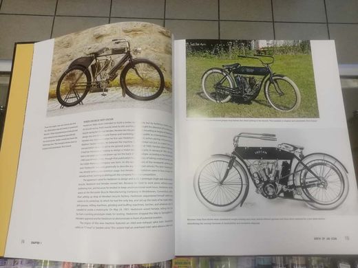Книга "Indian Motorcycle. America's first motorcycle company" Darwin Holmstrom (англійською мовою)